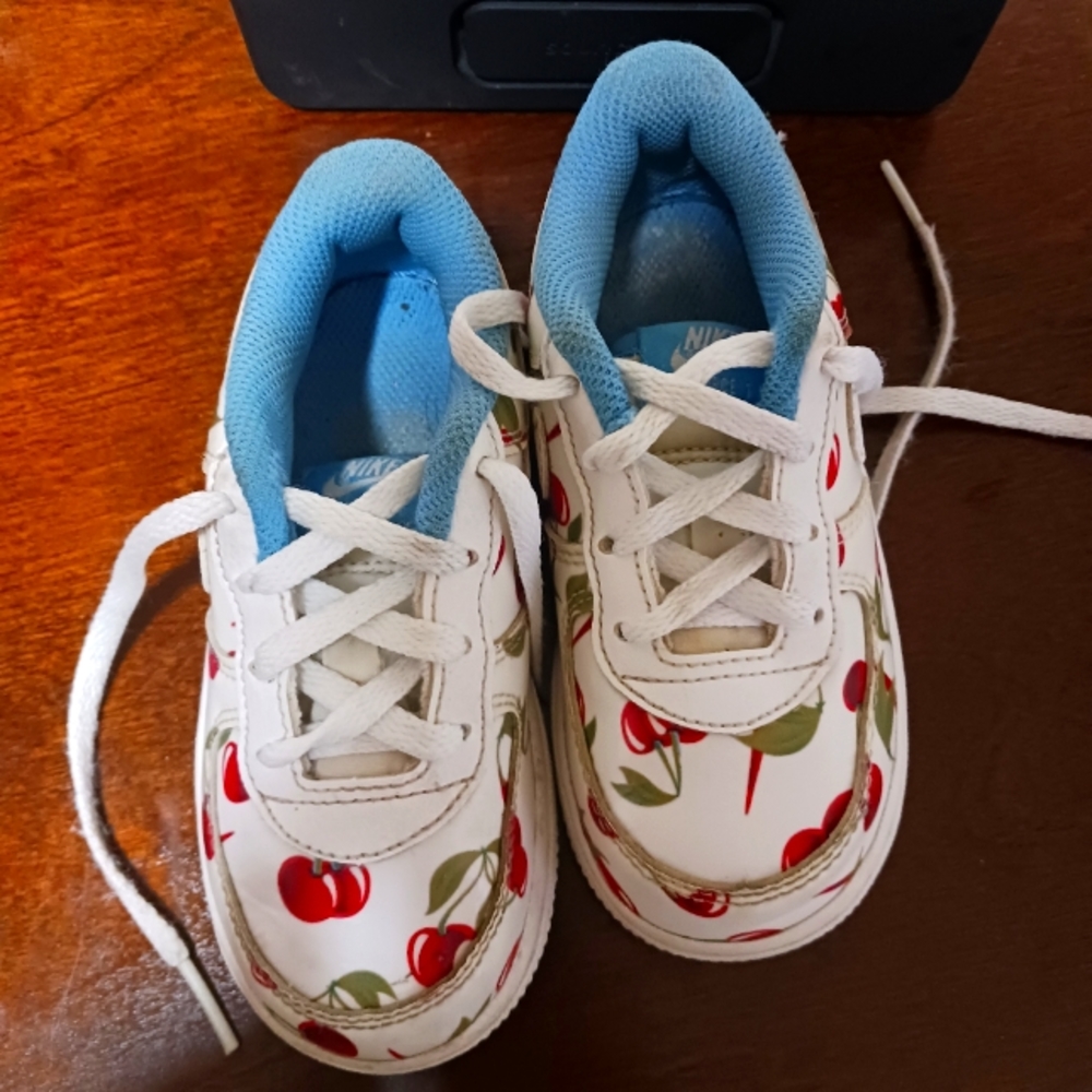 Bundle size 7 Toddler Cherry Crocs and Size 8 toddles Cherry Airforce 1